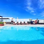 Villa 21 *